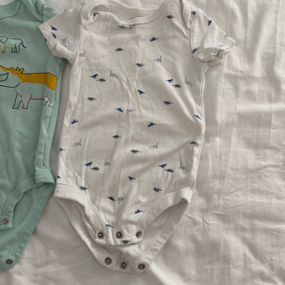 Assorted Baby Onesies and Pants Set 3-6 months - Picture 8 of 10